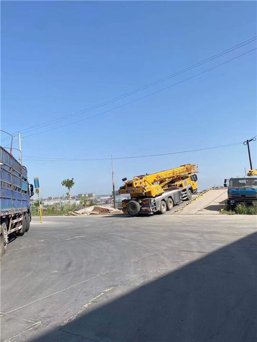 赞皇县25吨吊车的租赁价格大概是多少？