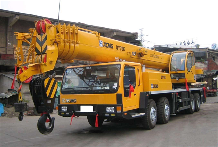 赞皇县吊车出租选择重点